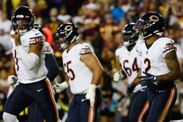 Chicago Bears quarterback Justin Fields and wide receiver D.J. Moore